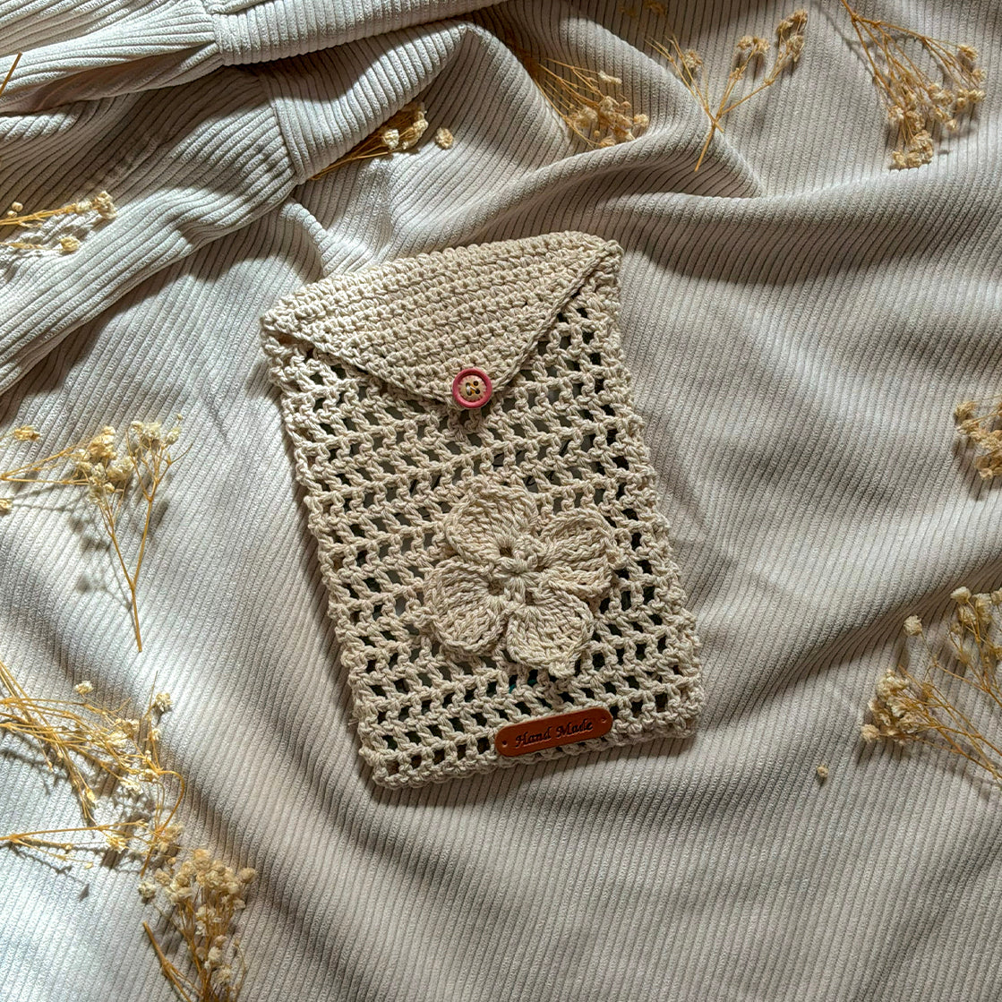 Crocheted e-reader cover