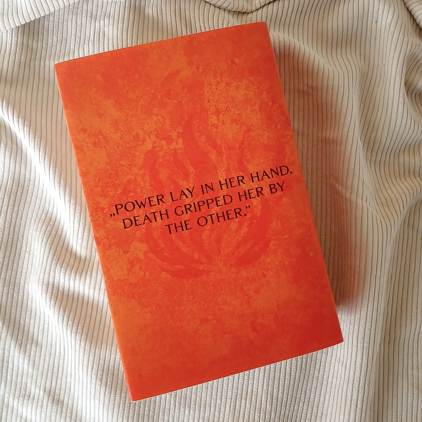A Court of Silver Flames - védőborító (English edition)